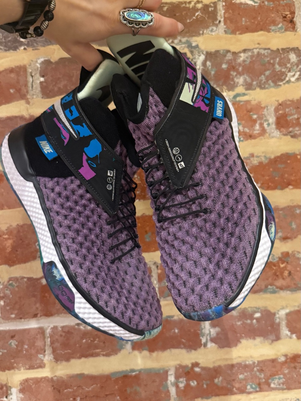 Nike Air Zoom UNVRS Vivid Purple Basketball Athletic Sneakers Velcro Ankle Strap